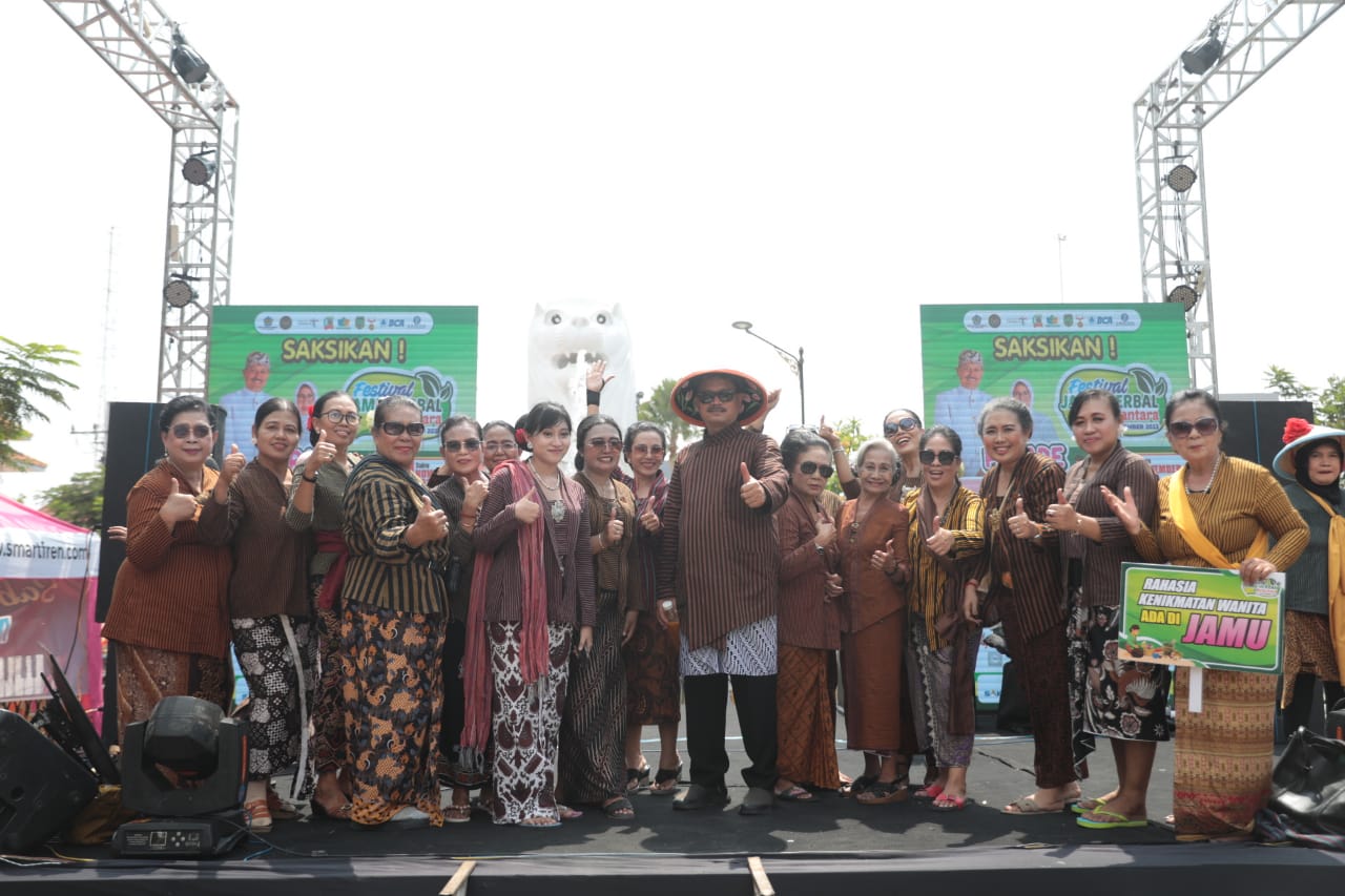 Foto 8 dari 14: Berangkatkan Festival Jamu Gendong Nusantara, Wali Kota: Ini Tinggalan Nenek Moyang, Jangan Ditinggalkan