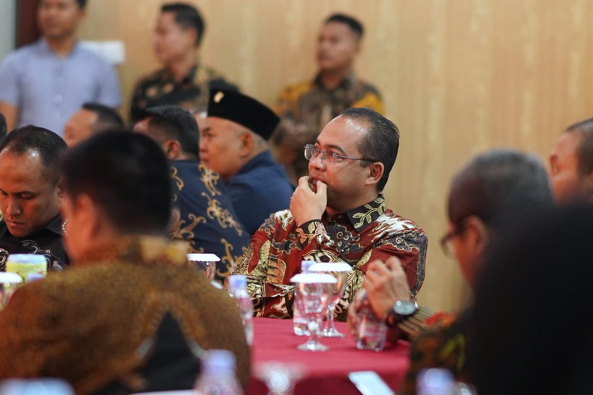 Foto 8 dari 9: Hadiri Lepas Sambut Komandan Kodim 0803 Madiun, Pj Wali Kota Sampaikan Selamat Kepada Keduanya