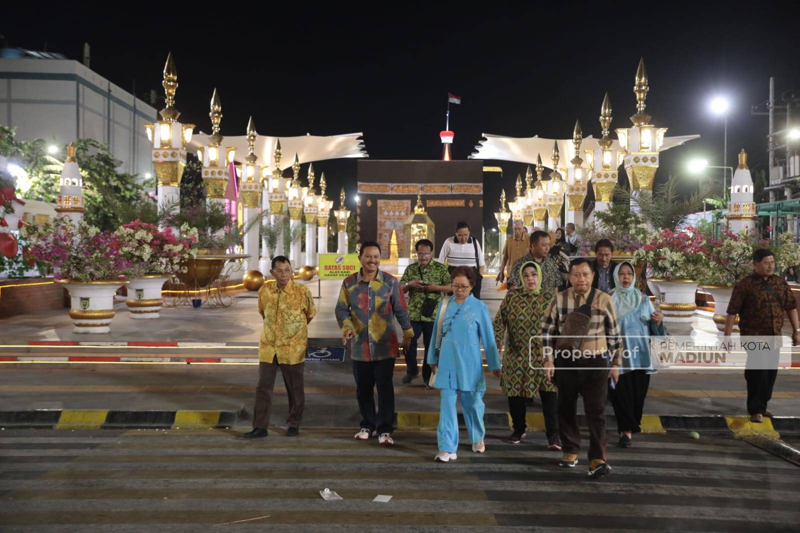 Foto 13 dari 13: Sambut Pensiunan Pemprov Jatim, Wali Kota Ajak Keliling Lihat Keindahan Kota