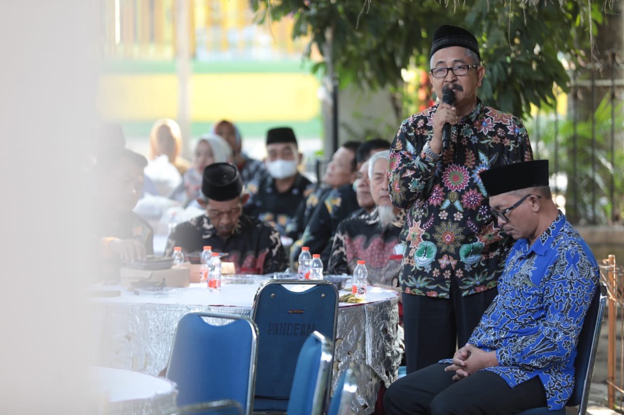 Foto 1 dari 6: Gelar Cangkrukan di Dua Kelurahan, Wali Kota Imbau Warga Ikut Wujudkan Keamanan dan Kedamaian Kota