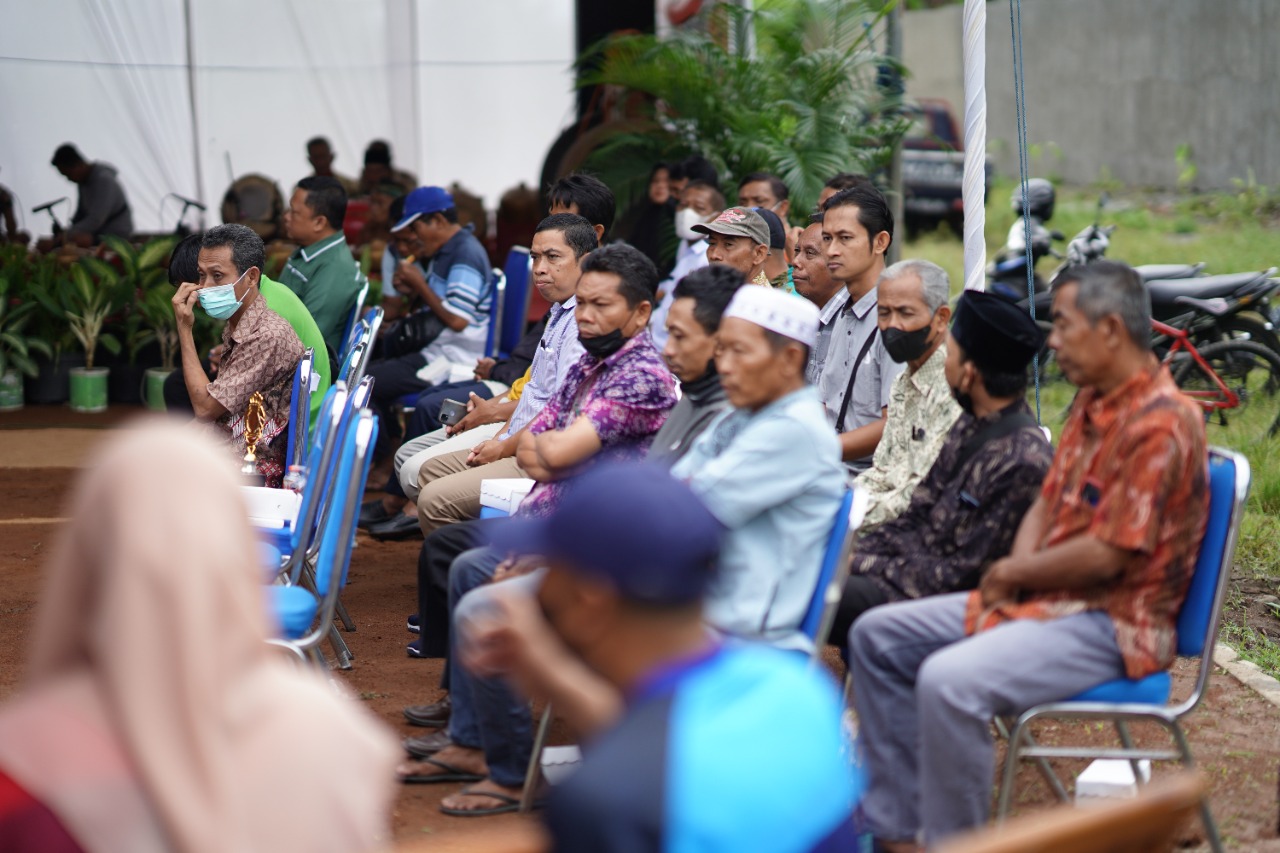 Foto 6 dari 10: Gowes Di Kartoharjo, Wali Kota Cek Progres Pavingisasi Hingga Proyek Ternak Lebah Madu