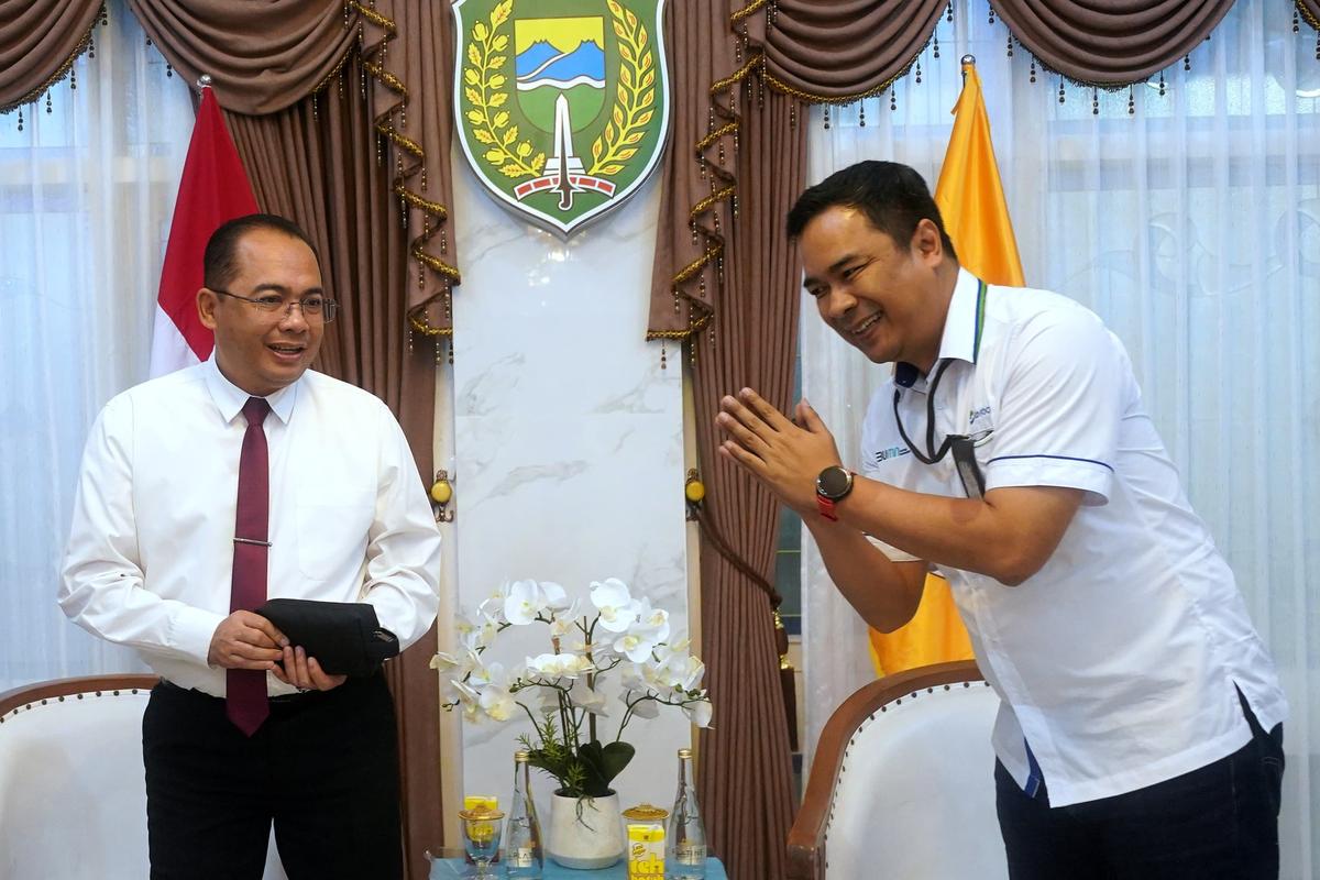 Foto utama berita: Terima Audiensi PG Rejoagung, Pj Wali Kota Bahas Hasil Panen Perizinan Acara