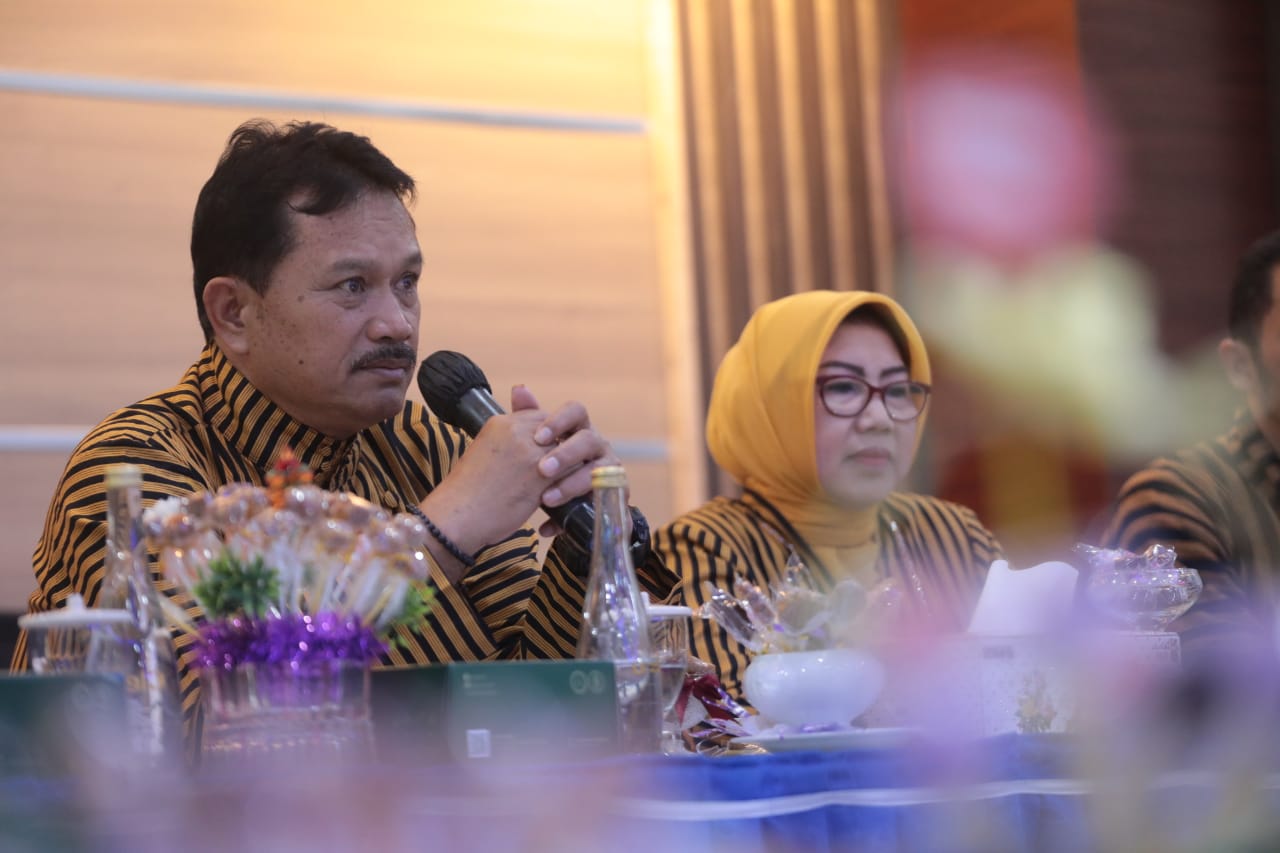 Foto 11 dari 13: Hadiri Pelatihan Produksi Permen Pecel, Wali Kota: Inovasi Baru Seperti Ini Harus Terus Dimunculkan