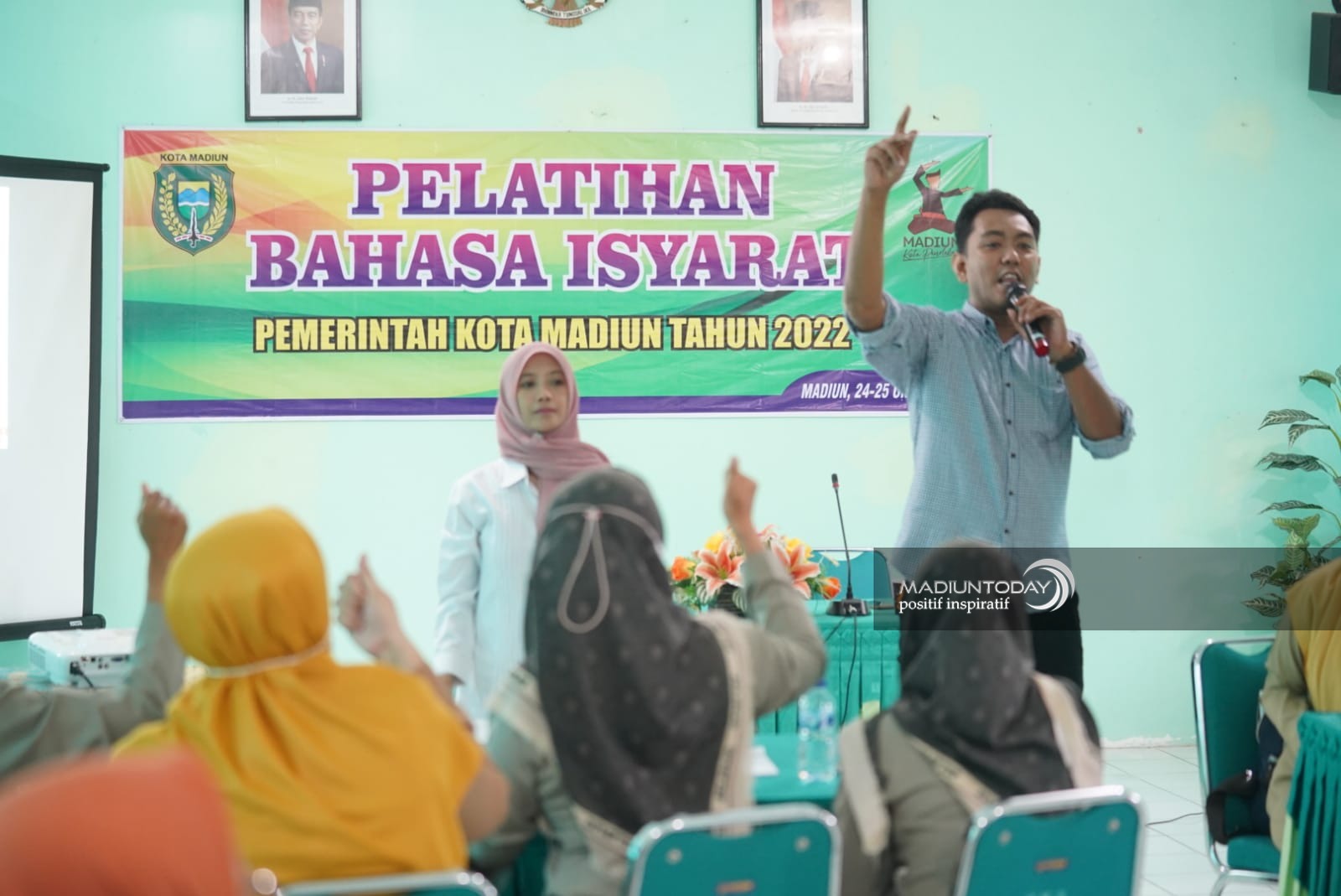Foto 6 dari 10: Tingkatkan Pelayanan Untuk Masyarakat, BKD Bekali OPD Dengan Keterampilan Bahasa Isyarat