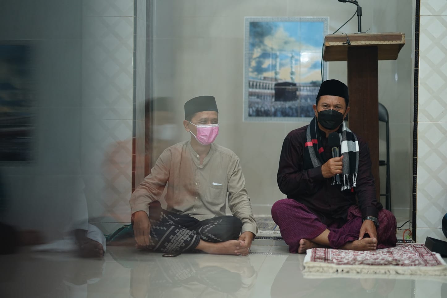 Salat Isya di Musala Nur Hidayah Kelurahan Banjarejo, Wali Kota Pesan Jaga Kesehatan Lingkungan