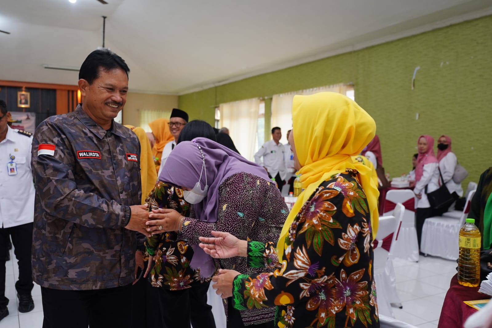 Foto 6 dari 10: Gelar Cangkrukan dan Halal Bihalal Bersama, Wali Kota Harap Kerukunan dan Keamanan Kota Tetap Terjaga