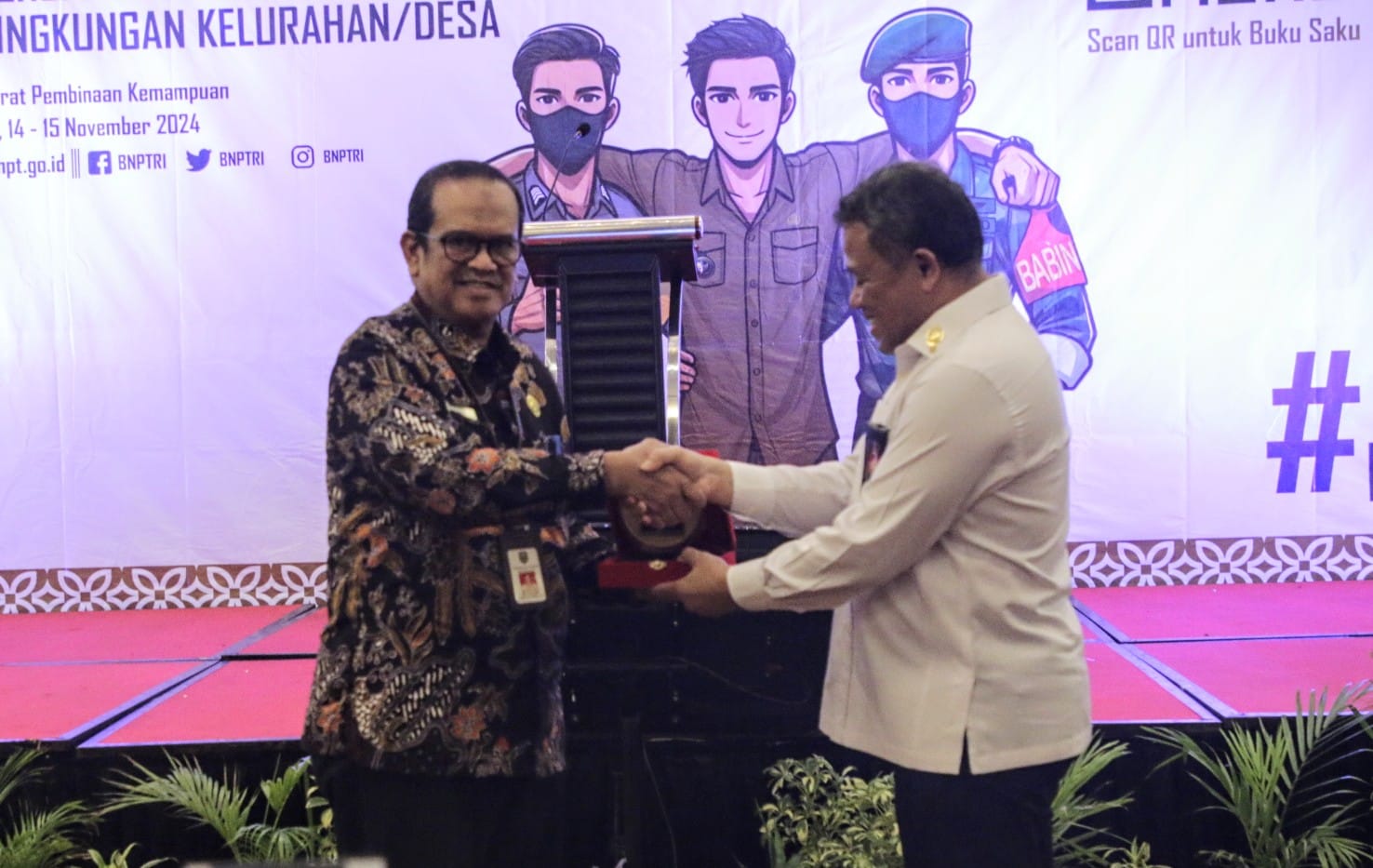 Foto 7 dari 10: Kewaspadaan Dini Terkait Terorisme, Pemkot Gandeng BNPT Gelar Sosialisasi Buku Saku Penanganan Terorisme di Kota Madiun