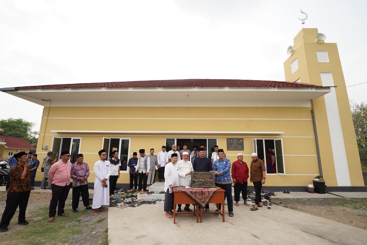 Foto 4 dari 9: Safari Salat Jumat di Wilayah Taman, Wali Kota Maidi Sekaligus Resmikan Masjid Khadija Al Zarouni