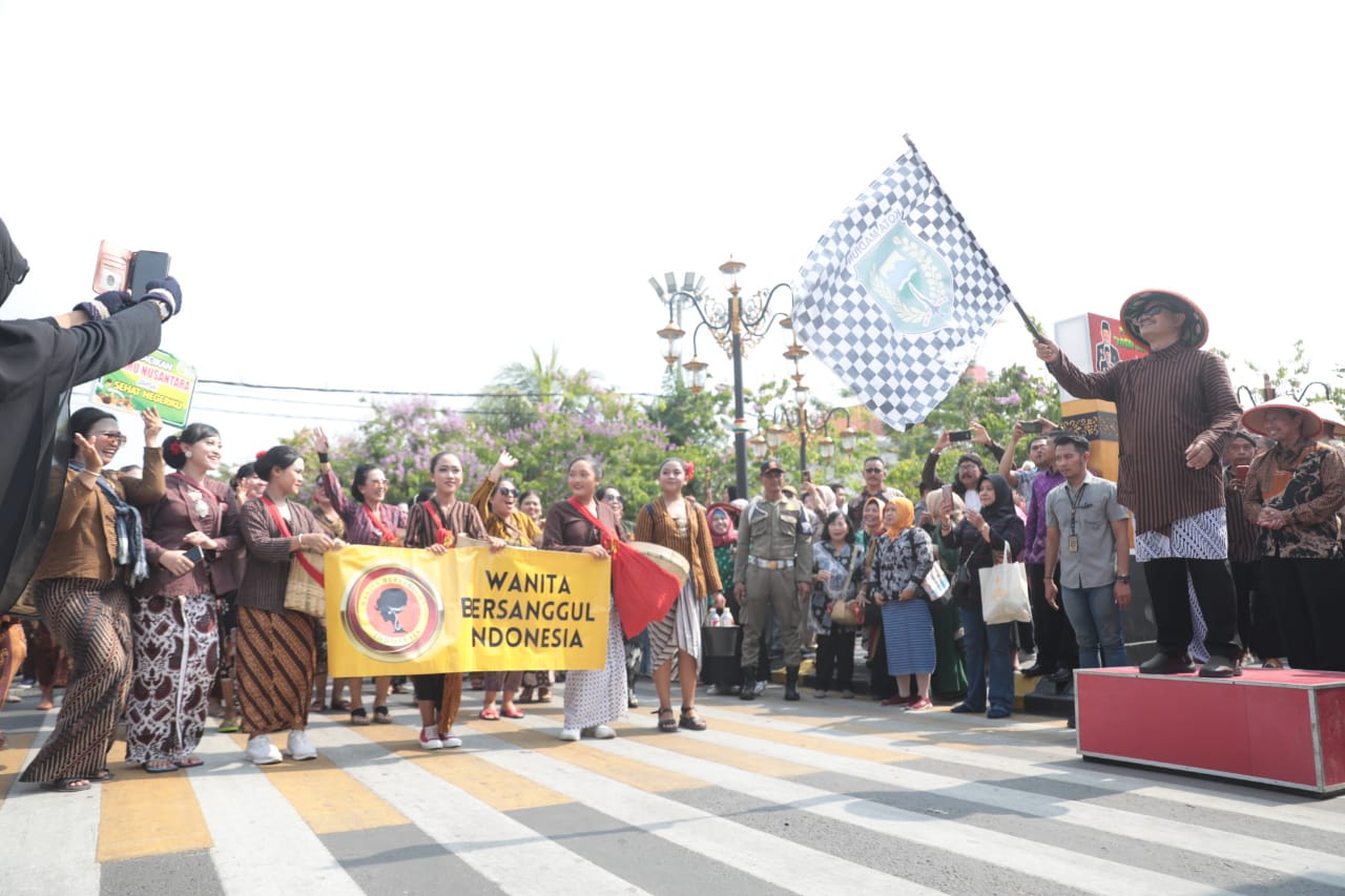 Foto 1 dari 9: Diikuti 1.300 Penjual Jamu, Festival Jamu Gendong Nusantara di Kota Madiun Siap Pecahkan Rekor MURI