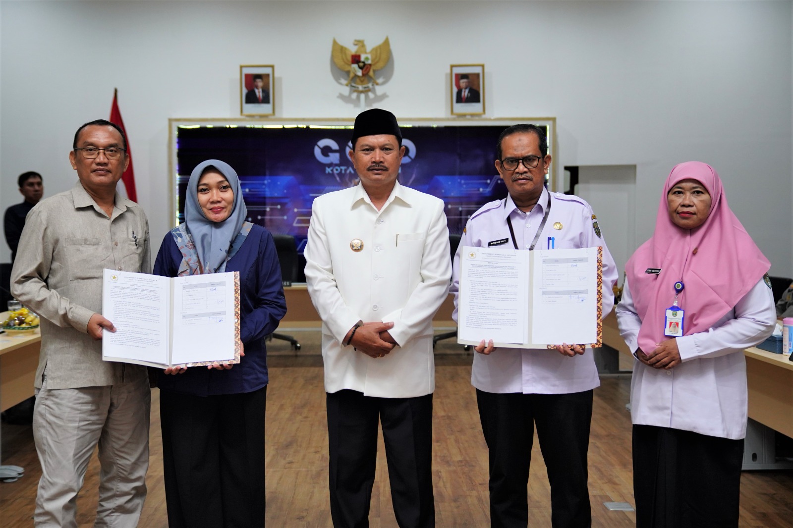Foto utama berita: Penuhi Persyaratan dan Punya Banyak Inovasi, Wali Kota Berkesempatan Raih Satyalencana Wira Karya Tahun Ini