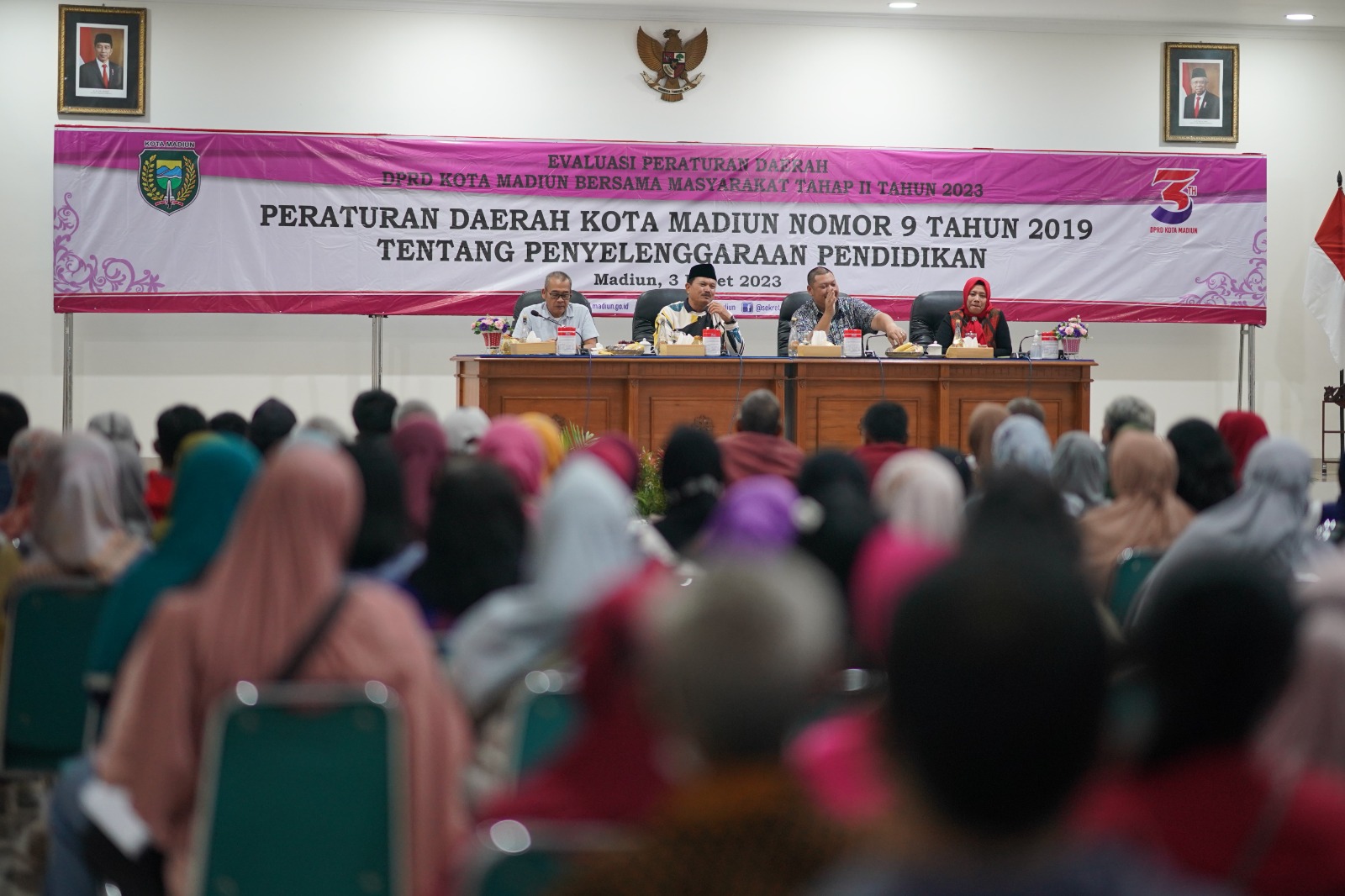 Foto 1 dari 10: Evaluasi Perda Bersama Masyarakat, Wali Kota Sampaikan Upaya Peningkatan Kemajuan Kota