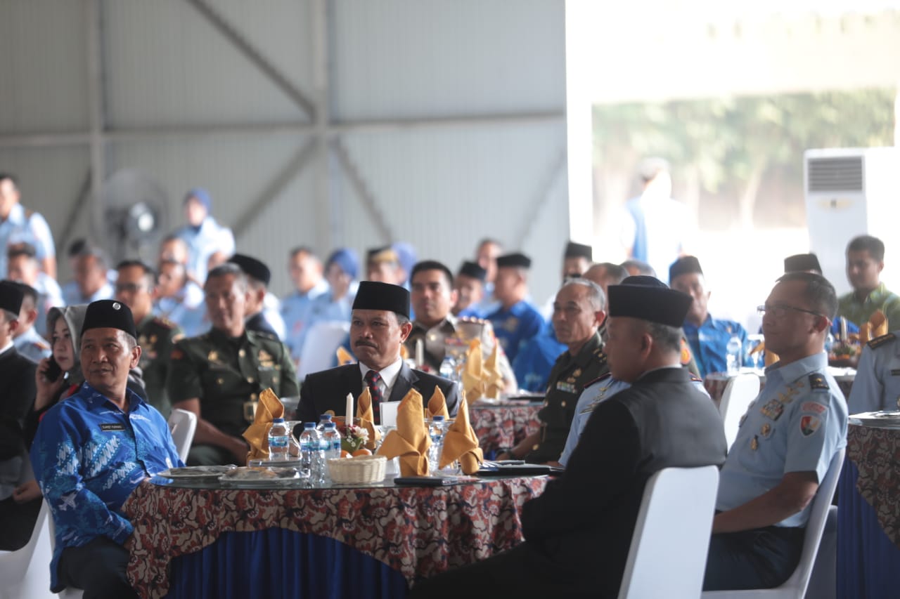 Foto 3 dari 8: Hadiri Pisah Sambut Danlanud Iswahjudi, Wali Kota Harap Makin Tingkatkan Sinergi