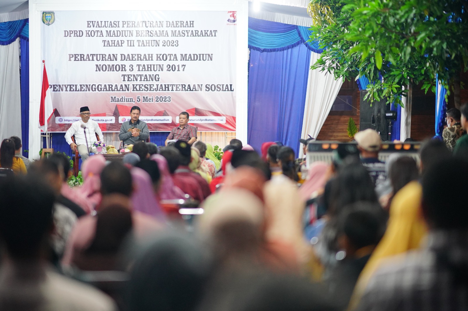 Foto utama berita: Hadiri Evaluasi Perda Bersama DPRD, Wali Kota Imbau Warga Sampaikan Masukan