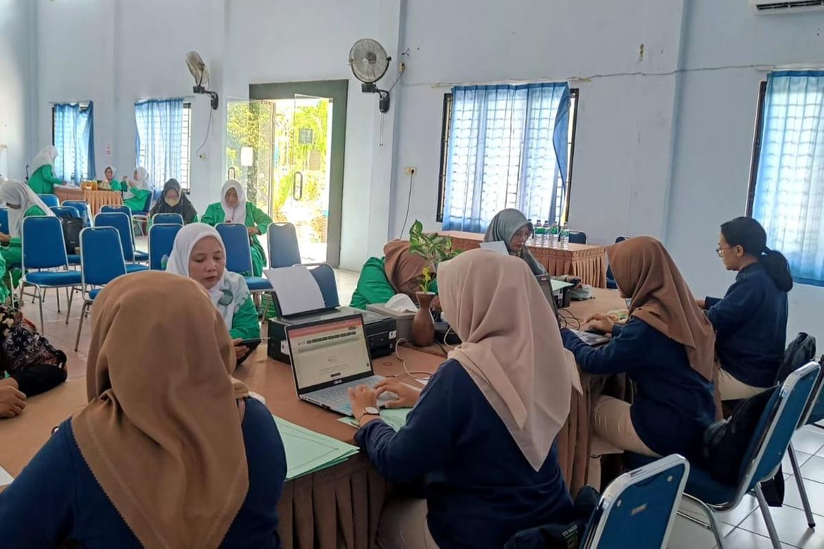 Foto 8 dari 9: Fasilitasi Perizinan Berusaha DPMPTSP Sambangi Paguyuban UMKM