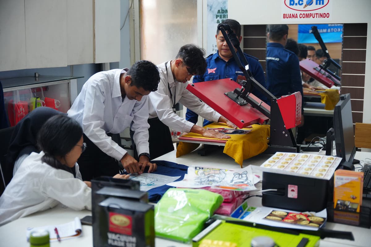 Foto 3 dari 9: Pelatihan Kerja Berbasis Kompetensi Dimulai, Kepala Disnaker Optimis Peserta Bisa Terserap Dunia Kerja