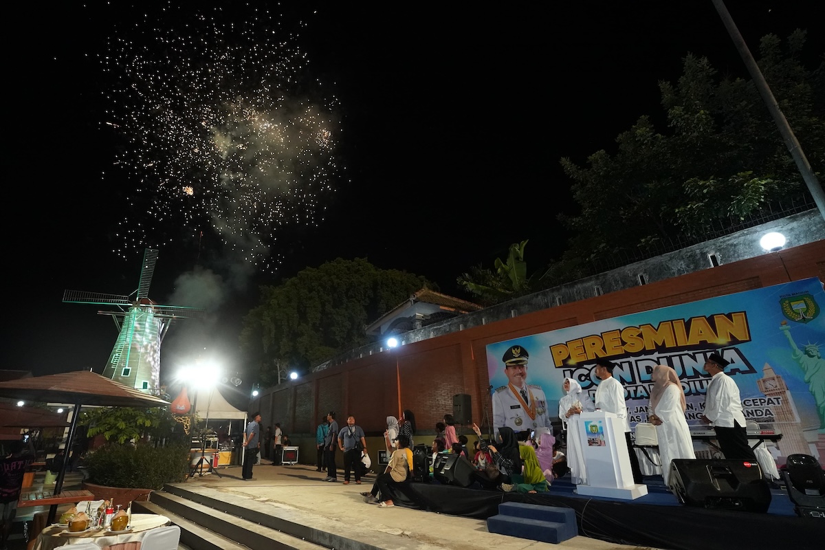 Foto 5 dari 11: Resmikan Ikon Dunia di Kawasan PSC dan PRC, Wali Kota Harap Jadi Magnet Baru Wisatawan