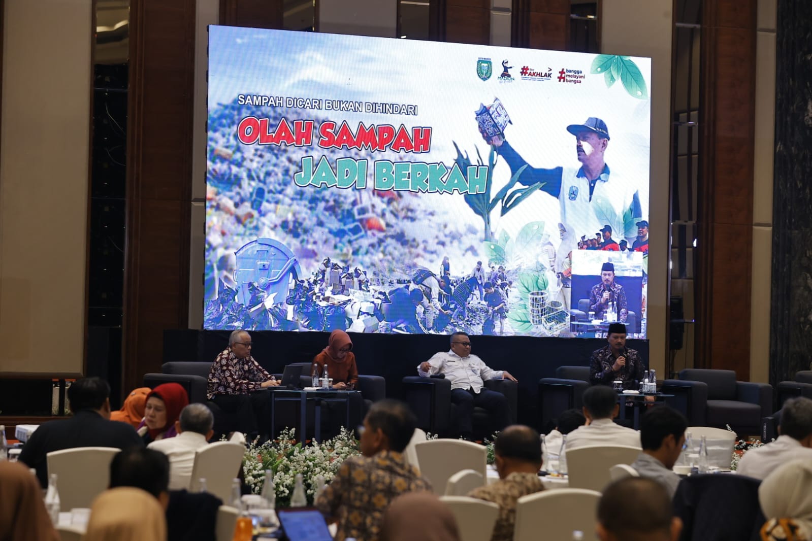 Foto 2 dari 4: Didapuk Jadi Narasumber Rakornas Kemenkes, Wali Kota Paparkan Strategi Pengelolaan Sampah Kota Madiun