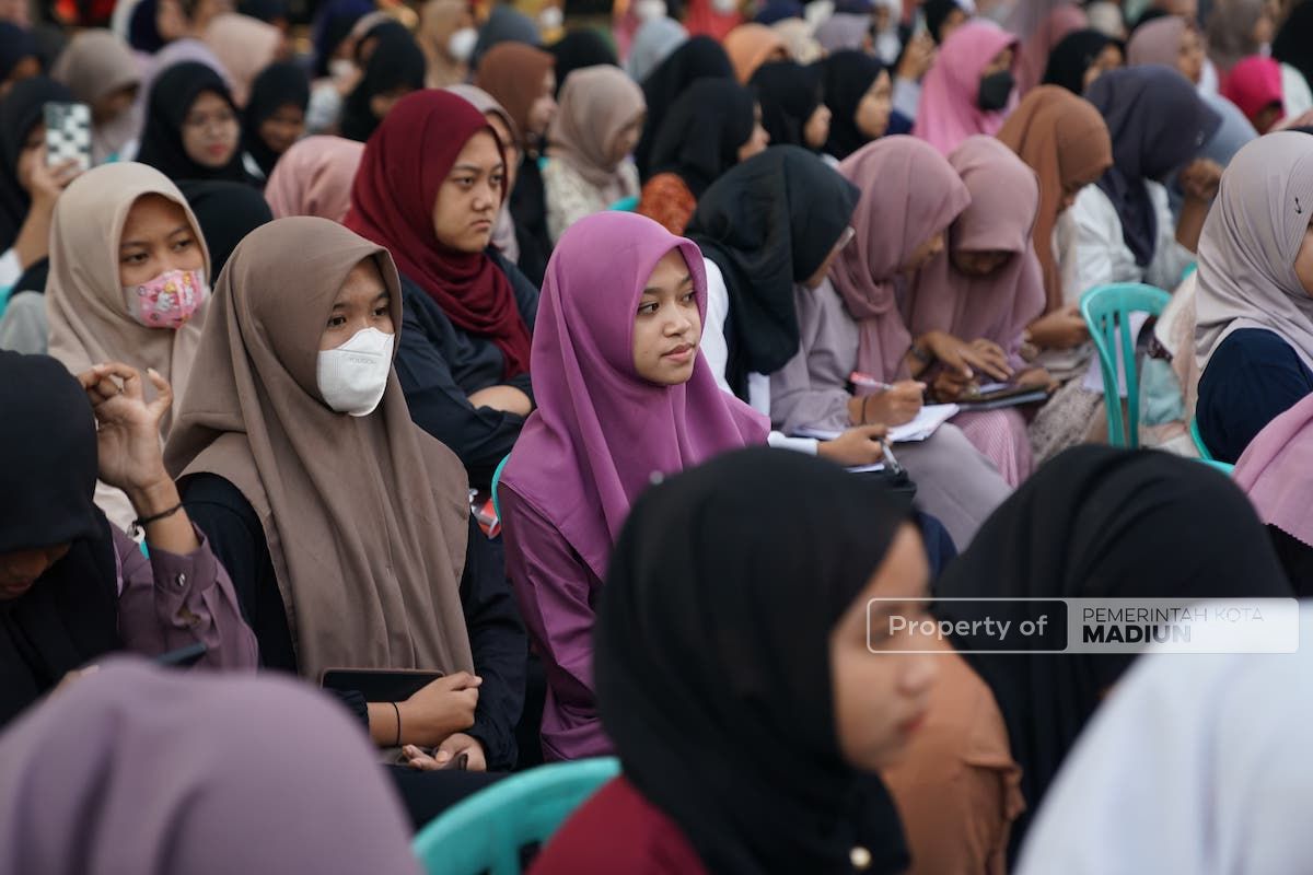 Foto 4 dari 9: Ikuti Pengajian Ahad Wage SKIMA, Wali Kota Sampaikan Program Pendidikan Pemerintah Kota