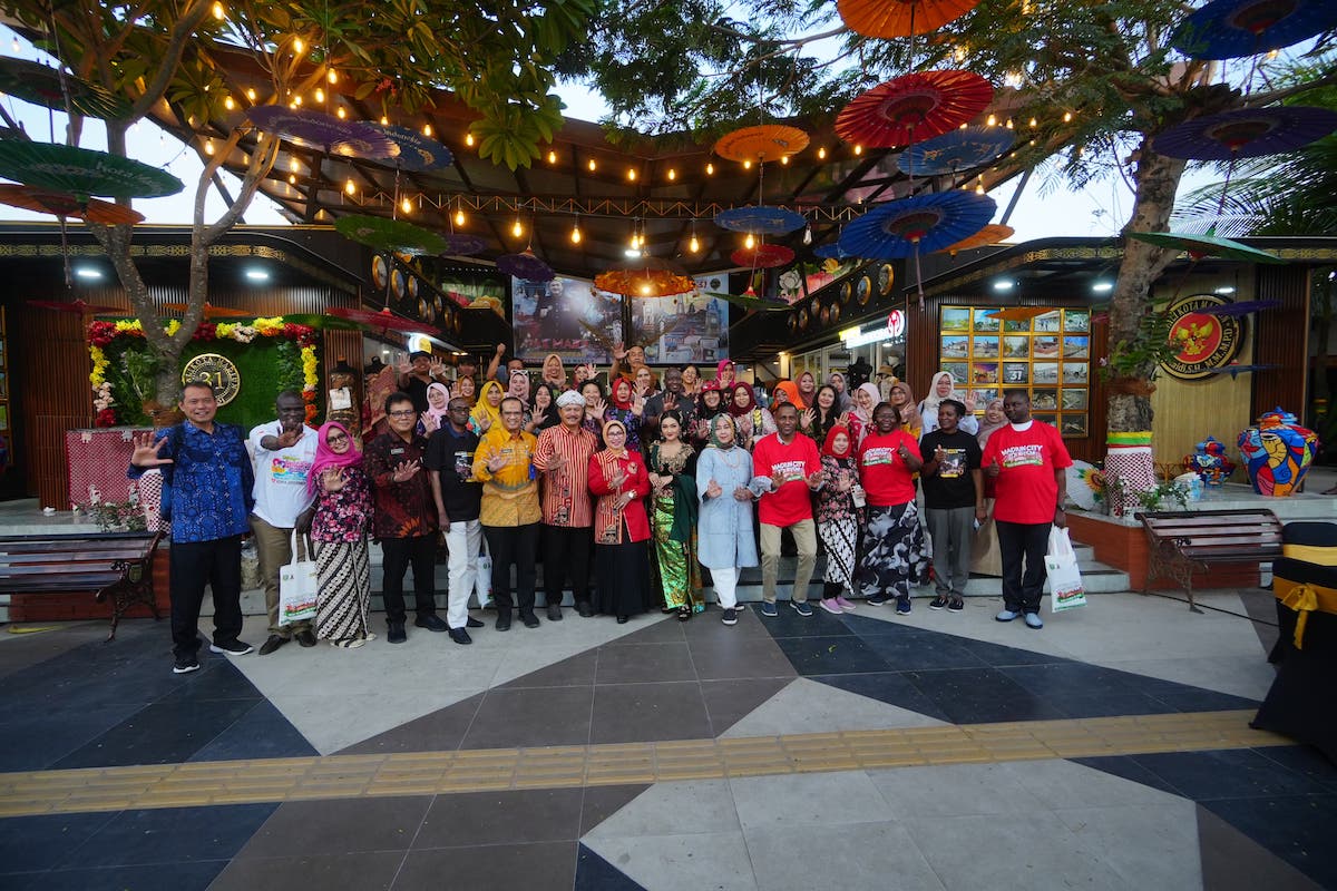 Foto 7 dari 8: Promosikan Produk UMKM Lokal, Wali Kota Ajak Tamu Negara Kunjungi Galeri Dekranasda