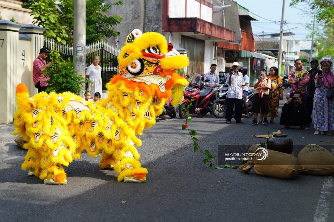 Foto 6 dari 8: Jadi Perwakilan Jatim, Xia Dragon and Lion Dance Madiun Siap Unjuk Gigi di Kejurnas FOBI 2022
