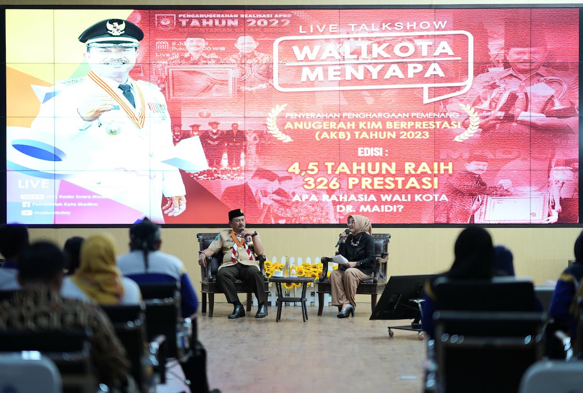 Serahkan Piala AKB dan Talkshow Wali Kota Menyapa, Wali Kota: KIM Harus Jadi Penyalur Informasi