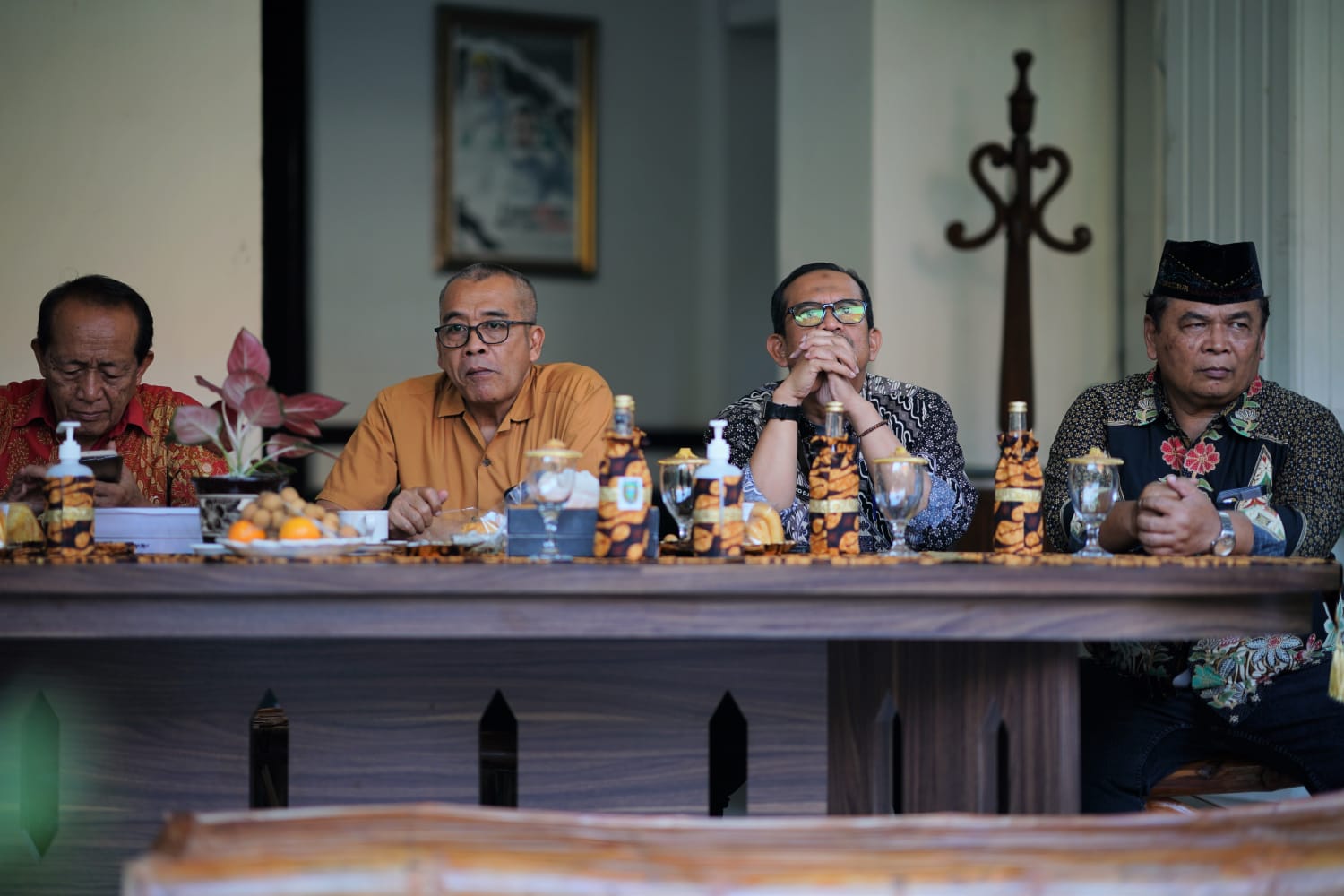 Foto 2 dari 6: Gelar Kopi Senja, Wali Kota Koordinasikan Hari Jadi Bersama Forkopimda