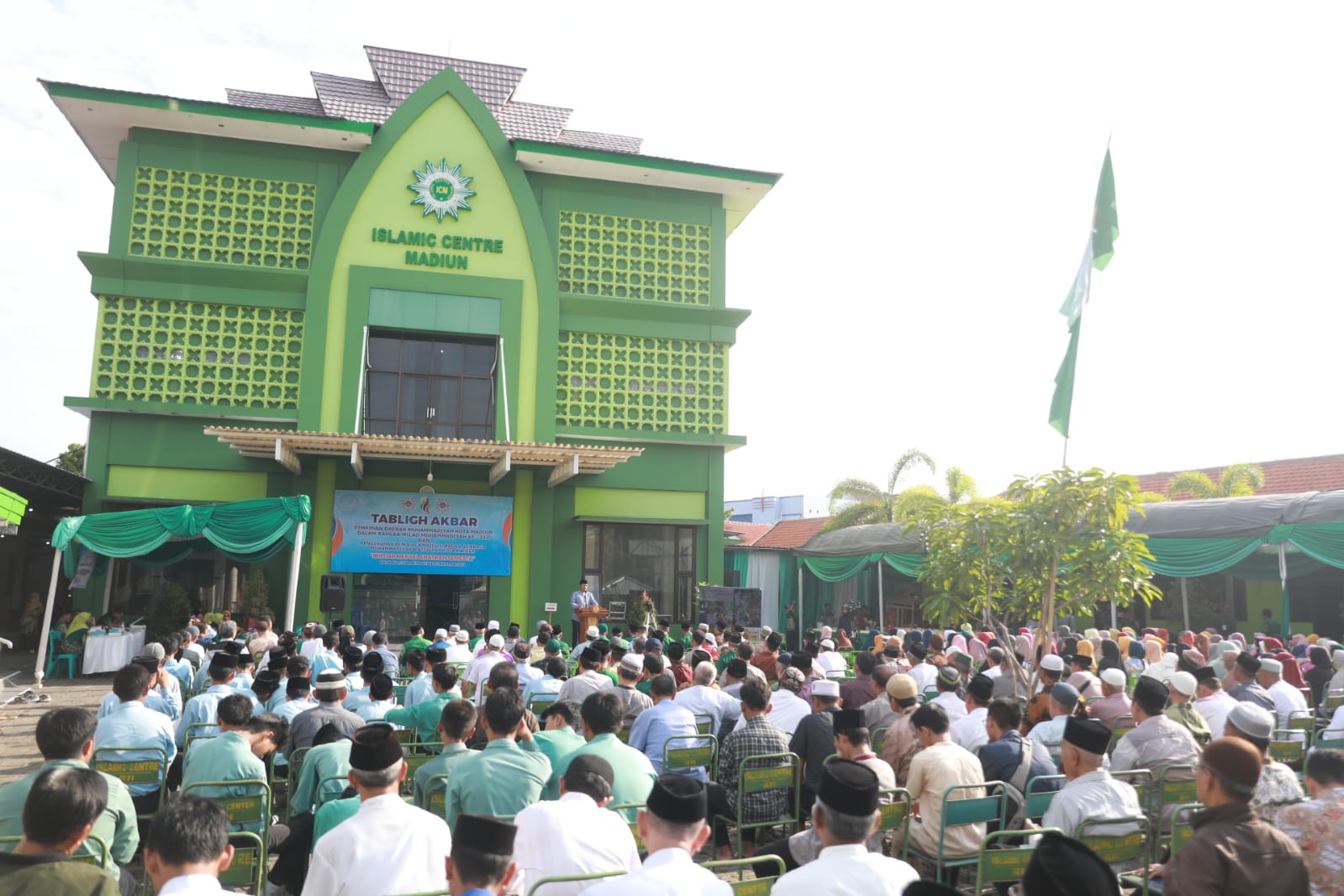 Foto 7 dari 14: Hadiri Pengajian Rutin Di Islamic Center, Wali Kota Ajak Jamaah Doakan Kota Madiun