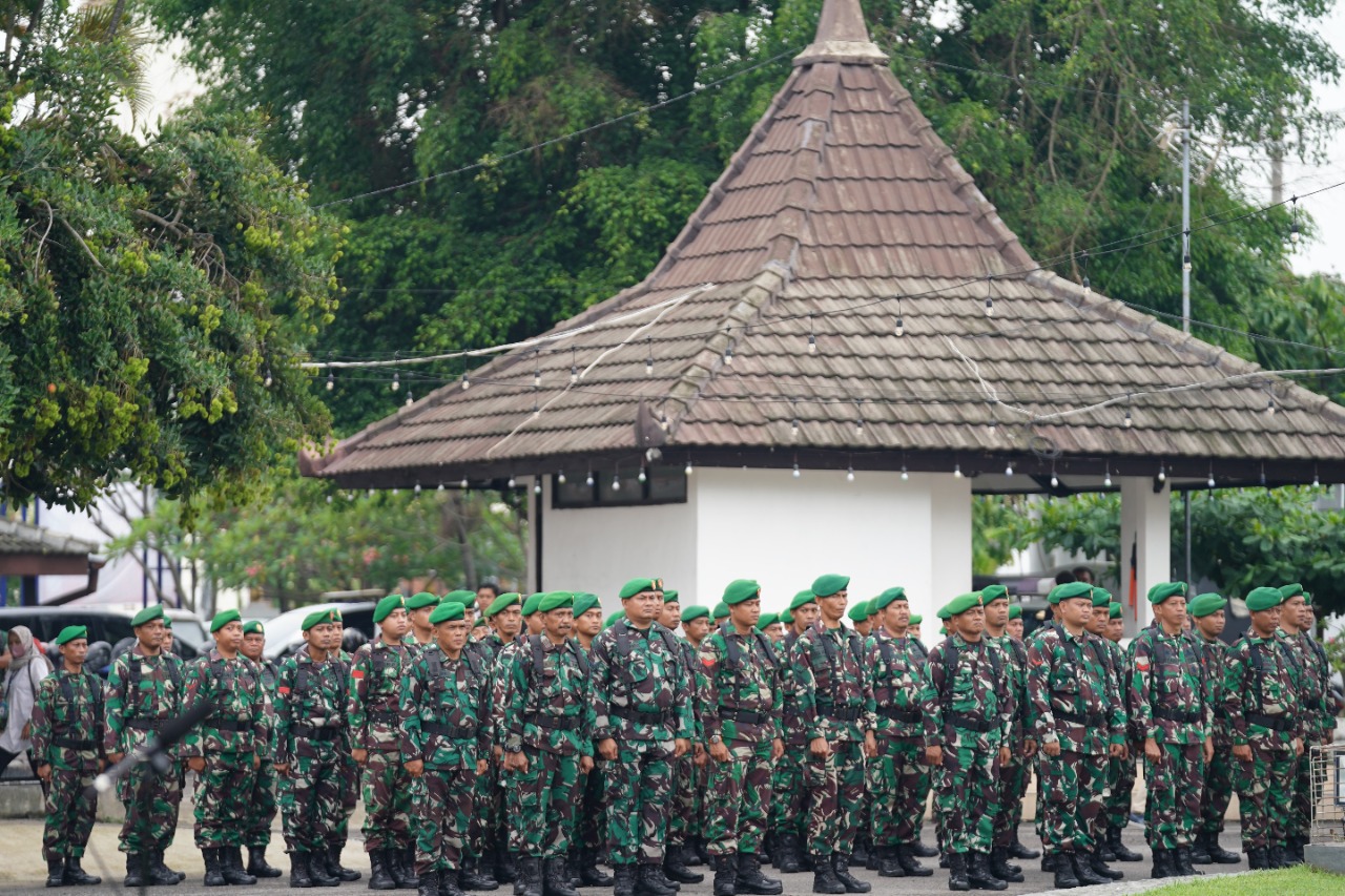 Foto 7 dari 10: Kesiapsiagaan Bencana, Korem 081 Dhirotsaha Jaya Laksanakan Apel Gelar Pasukan