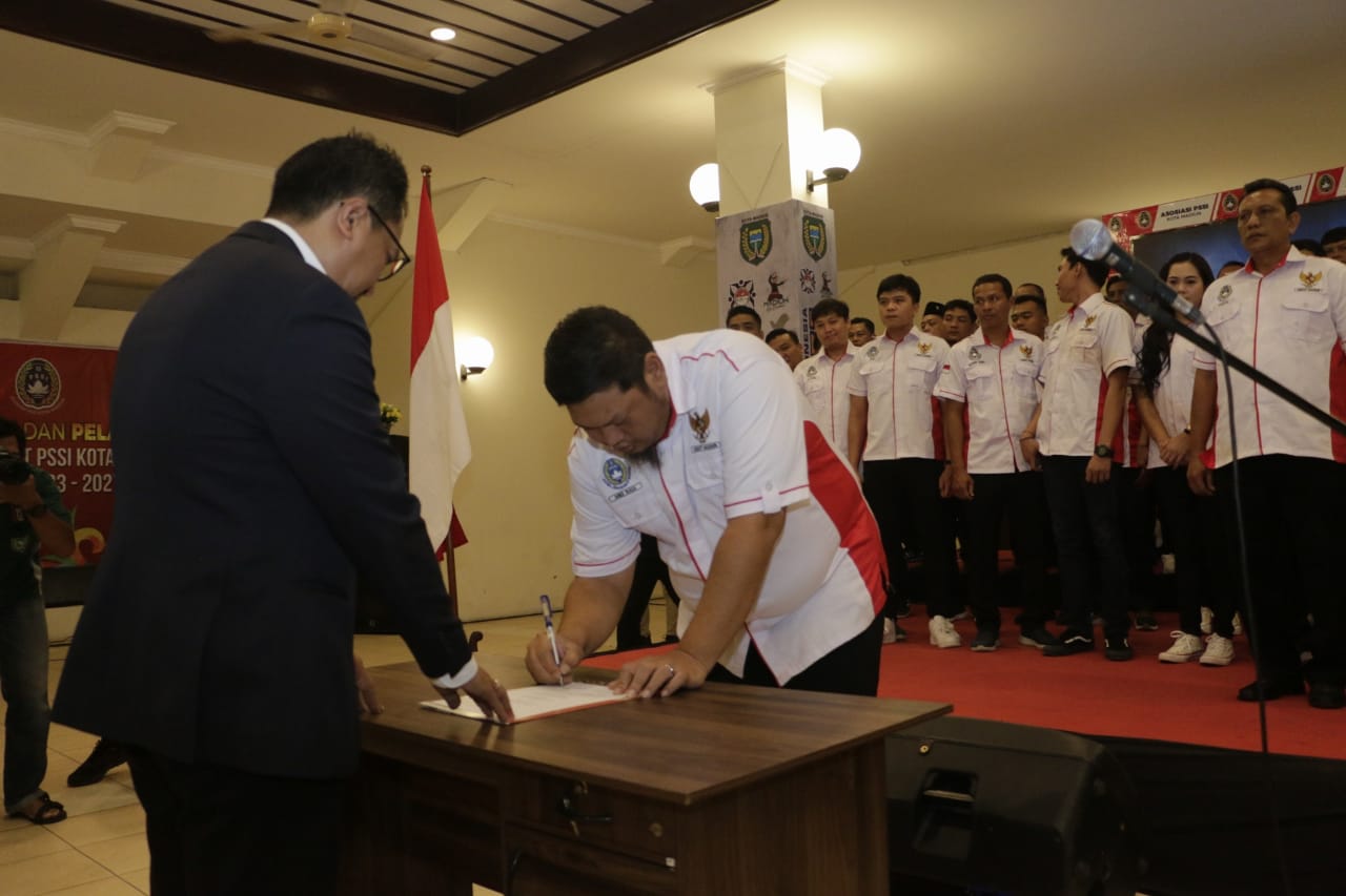 Foto 6 dari 10: Hadiri Pengukuhan Pengurus Askot PSSI, Wali Kota Maidi: Harus Berprestasi