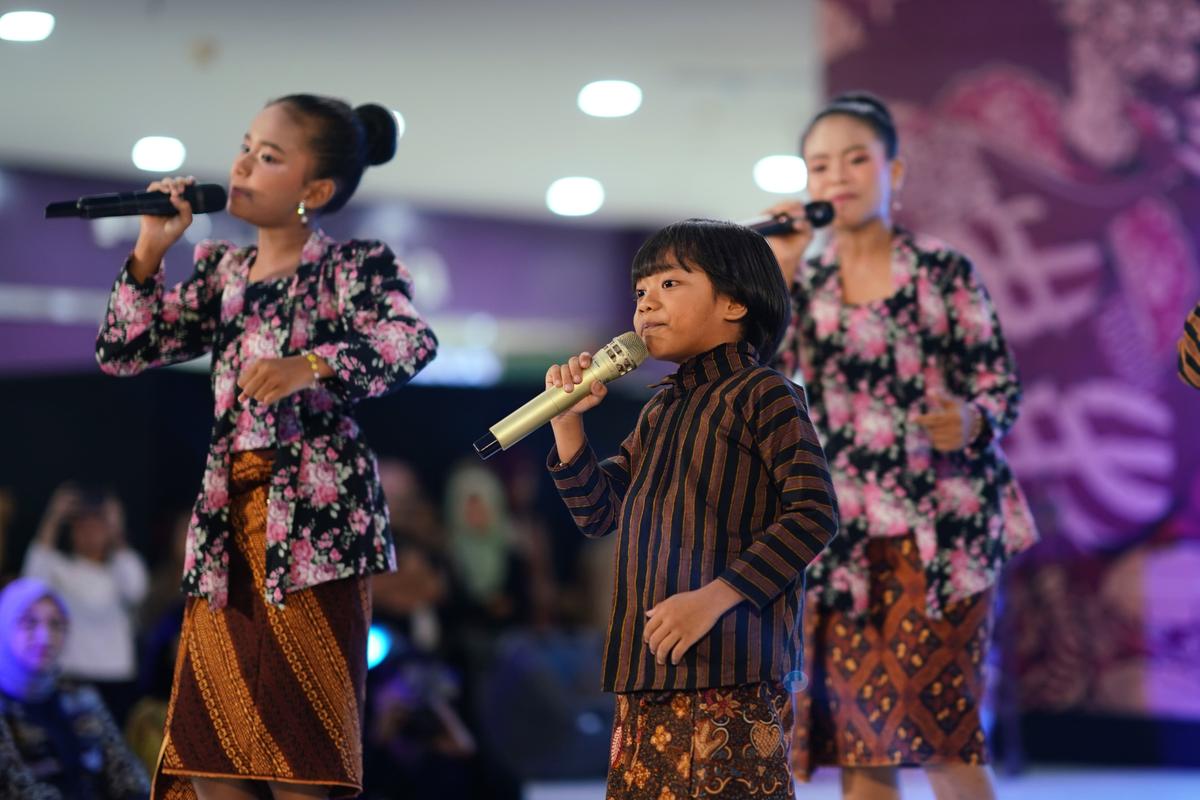 Foto 12 dari 13: Buka Kemilau Batik Nusantara, Pj Wali Kota Ingin Batik Semakin Dikenal dan Dicintai