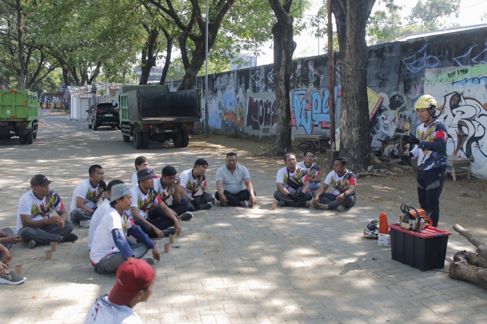 Foto 5 dari 9: Guna Tambah Skill, Puluhan Tim Pemangkas Pohon Perkim Dibekali Pelatihan