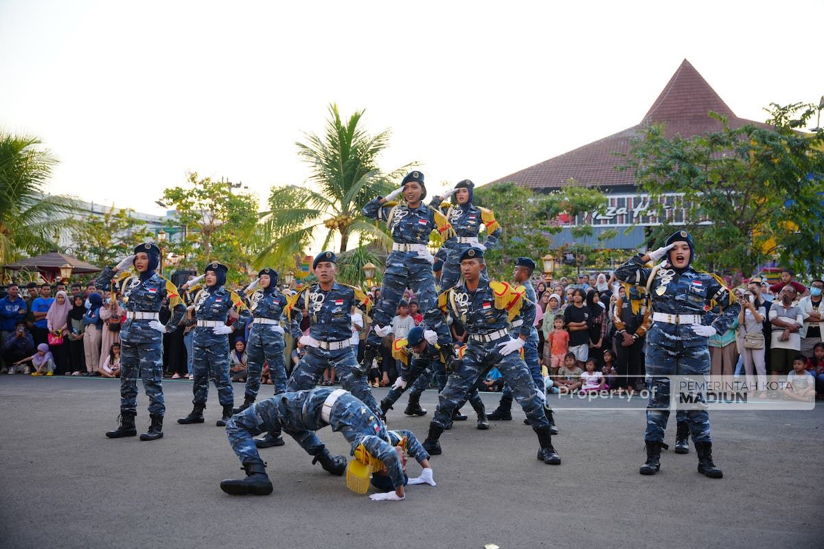Foto 5 dari 8: Hadiri Event Parade Senja, Wali Kota Apresiasi Kreativitas Peserta