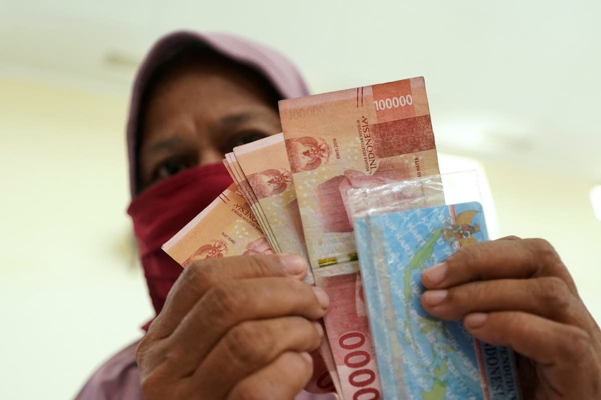 Foto 8 dari 9: 2.800 Warga di Kota Madiun Terima BLTD Tahap 3