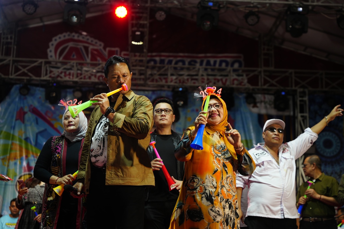 Foto 6 dari 8: Pantau Kamtibmas Malam Pergantian Tahun, Wali Kota: Kesuksesan Tahun Lalu Jadi Tolak Ukur Kesuksesan Tahun Ini