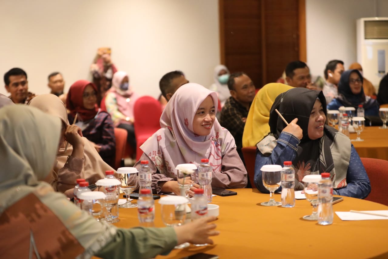 Foto 8 dari 10: Tentukan Sasaran SPM dan Indikator Kesehatan, Wali Kota Pimpin FGD Bersama OPD Terkait