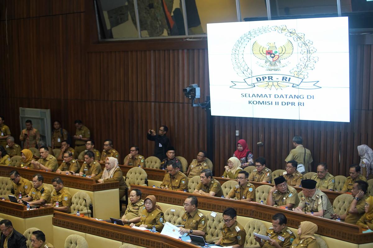 Foto 6 dari 14: Pj Wali Kota Ikuti Rapat Kerja dan RDP Bersama Komisi II DPR RI, Bahas Persiapan dan Kesiapan Pilkada