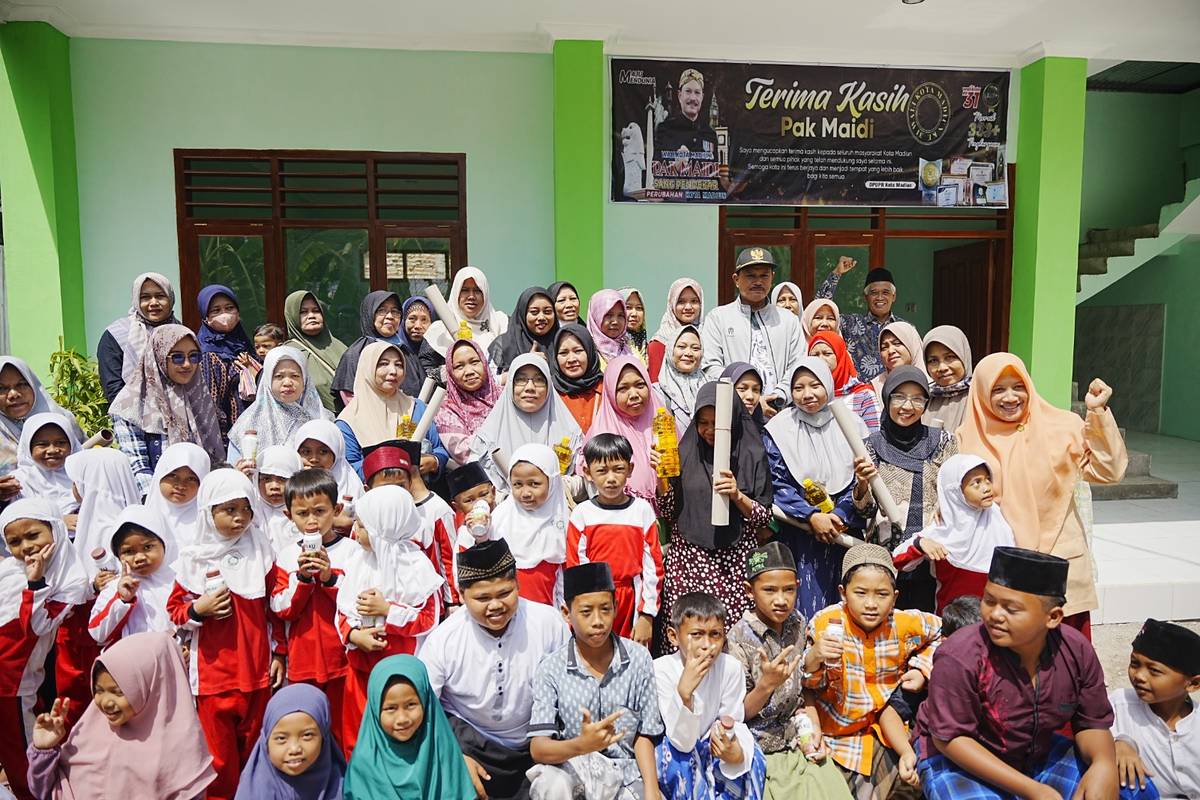 Foto 30 dari 30: Tambah Fasilitas di Pondok Pesantren, Wali Kota Resmikan Proyek Fisik Religi di Delapan Ponpes