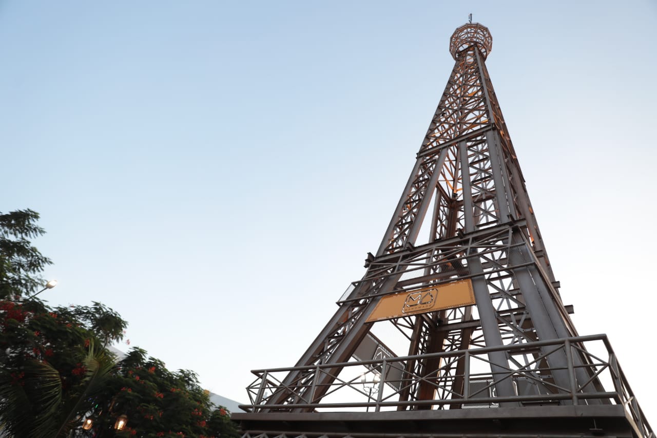 Sah, Miniatur Menara Eiffel Diserahkan ke Pemkot Madiun, Hasil CSR Maju Hardware Senilai Rp 1 Miliar