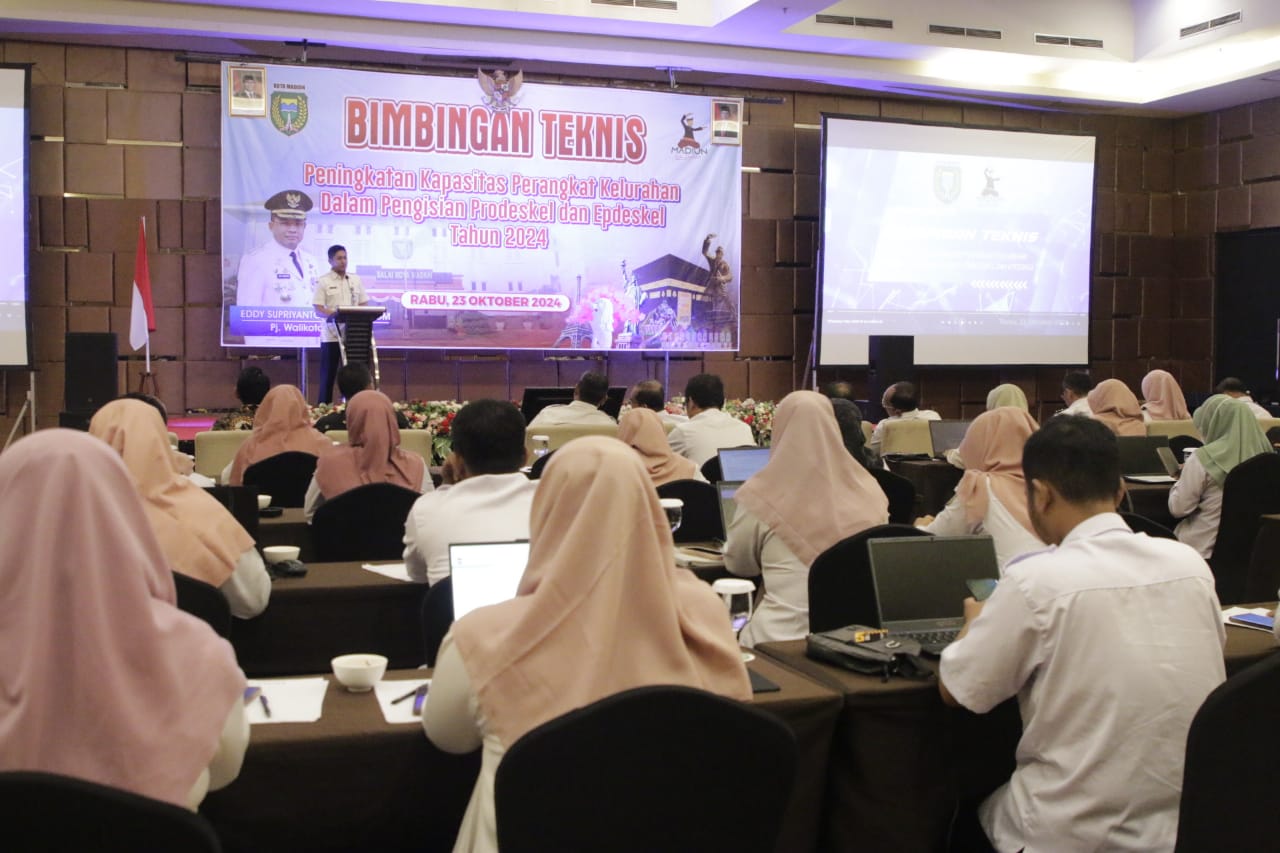 Foto 11 dari 11: Tingkatkan Kapasitas Perangkat Kelurahan dalam Pengisian Prodeskel dan Epdeskel, Pemkot Gelar Bimtek