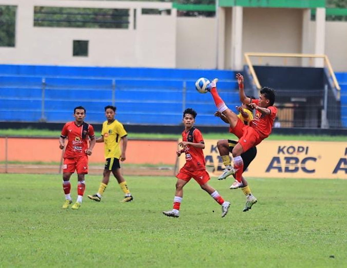 Foto 3 dari 11: Derby Tensi Tinggi, PSM Tekuk Persinga 2-1