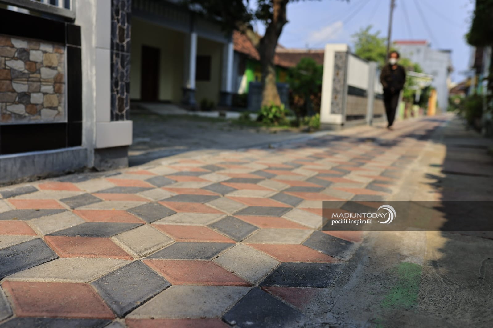 Foto 3 dari 4: Baru Sebulan, Pavingisasi 46 Ribu Meter Sentuh 70 Persen