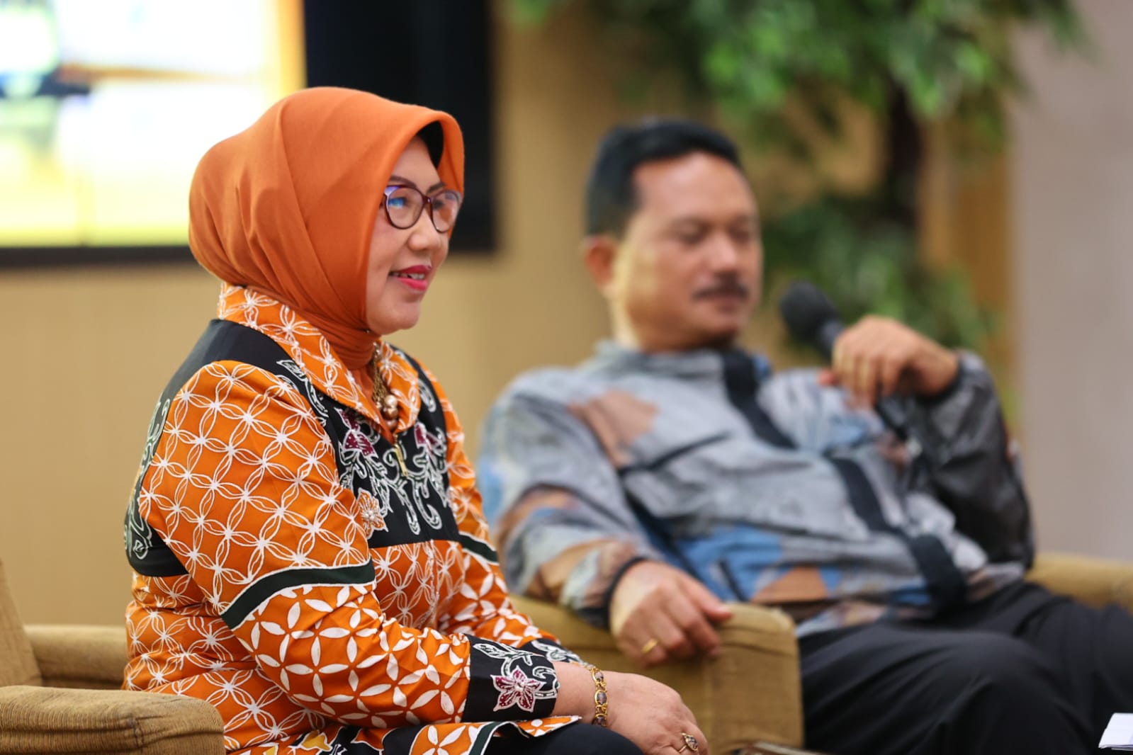 Foto 4 dari 9: Gelar Sarasehan, Wali Kota Ingatkan Peran Penting Orang Tua Dalam Pendidikan Literasi Digital Anak