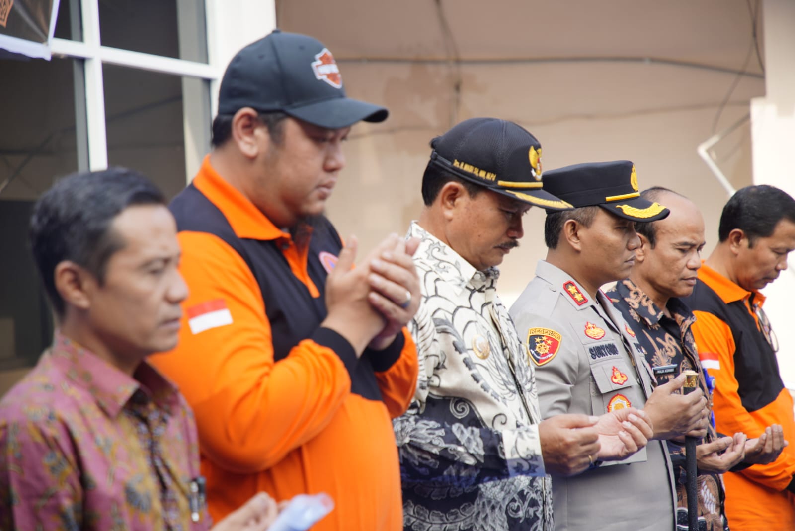 Foto 7 dari 8: Peletakan Batu Pertama Gedung Polres Madiun Kota, Wali Kota Juga Resmikan Musala