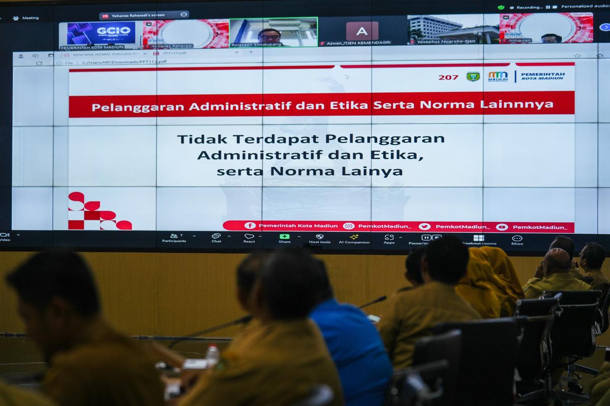 Foto 1 dari 7: Ikuti Asistensi dengan Kemendagri, Pj Wali Kota Siap Laporkan Hasil Kerja Triwulan Kedua