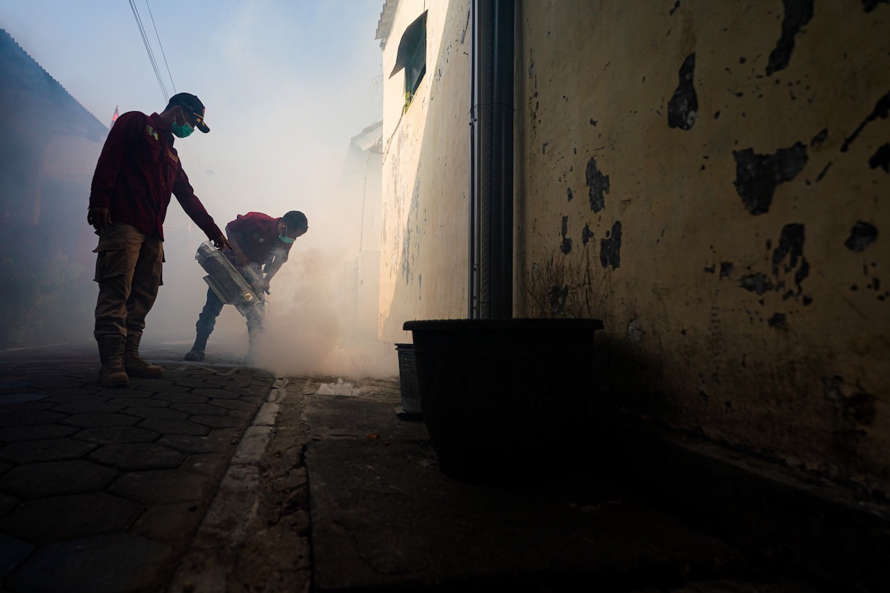 Foto 1 dari 9: Tekan DBD, Dinkes Gencarkan Fogging di Wilayah Sebaran Kasus