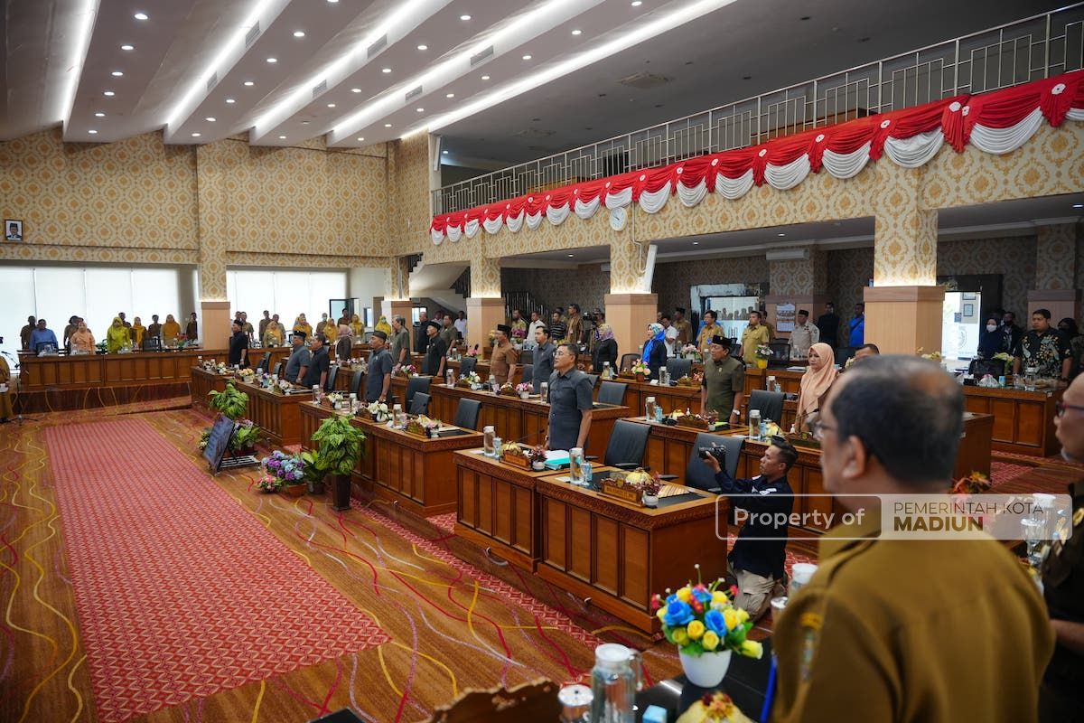 Foto 1 dari 8: Pembahasan Raperda APBD 2024 Berlanjut, Tujuh Fraksi Sampaikan Pemandangan Umum Pada Sidang Paripurna