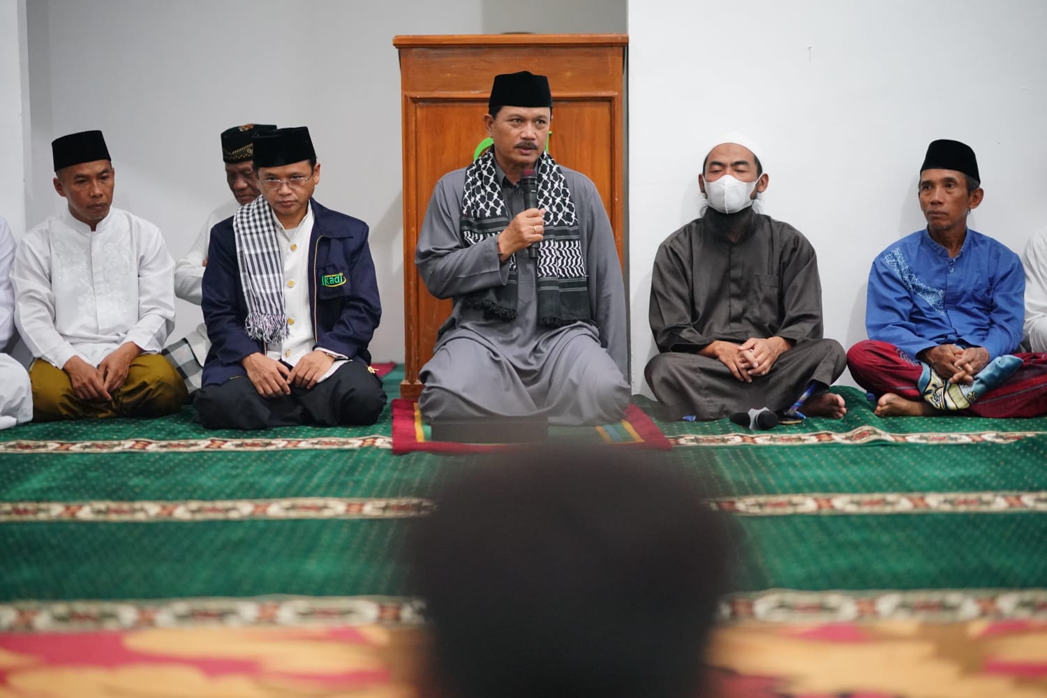 Foto 1 dari 10: Safari Ramadan di Masjid Ar-Raudhah, Wali Kota Salurkan Bantuan Sampai Sosialisasikan Persiapan Lebaran
