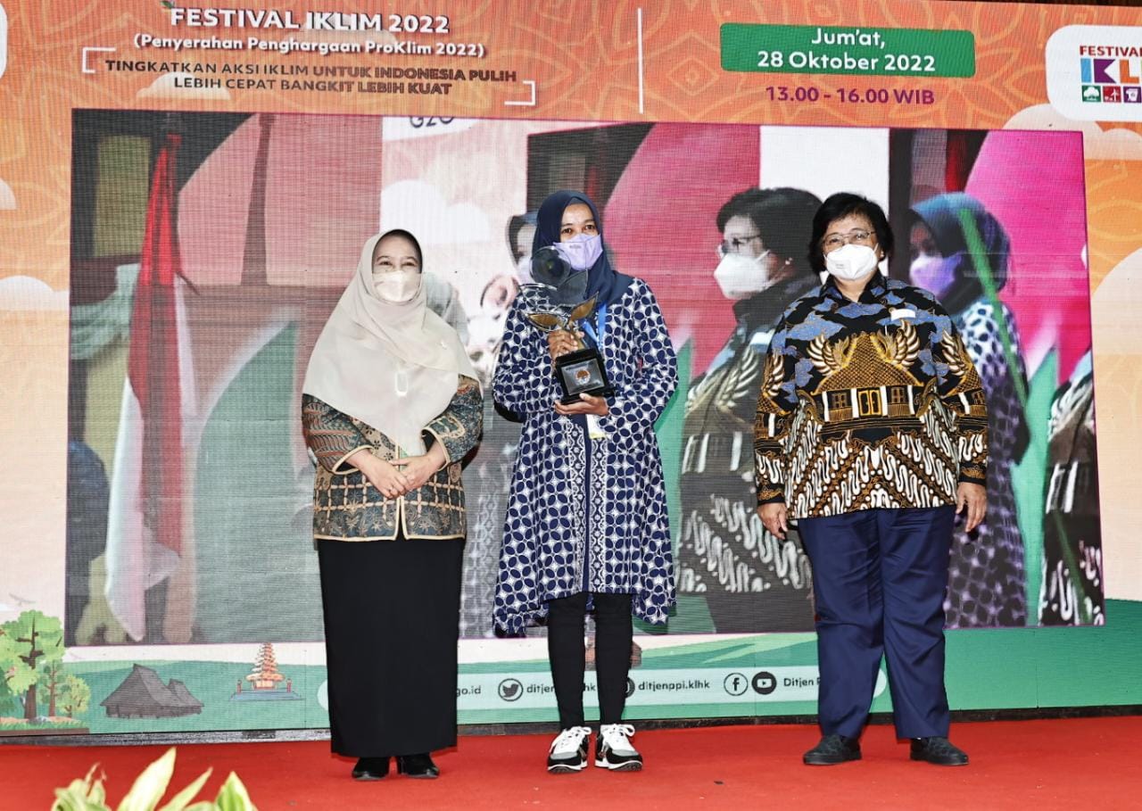 Foto 3 dari 4: Sepekan Wali Kota Raih Dua Penghargaan Nasional, Terbaru Raih Piagam Apresiasi Pembinaan ProKlim dari Kementerian