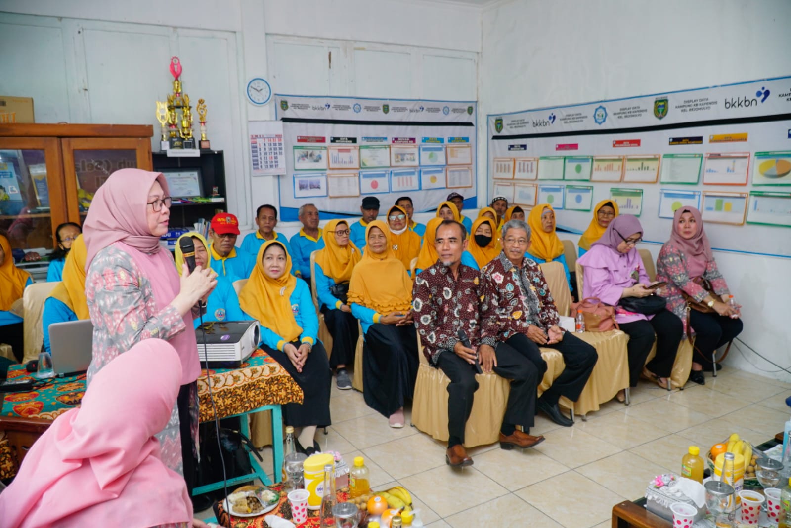 Foto 7 dari 15: Kepincut Sekolah Lansia Tangguh, TP PKK Sumsel Study Banding ke TP PKK Kota Pendekar