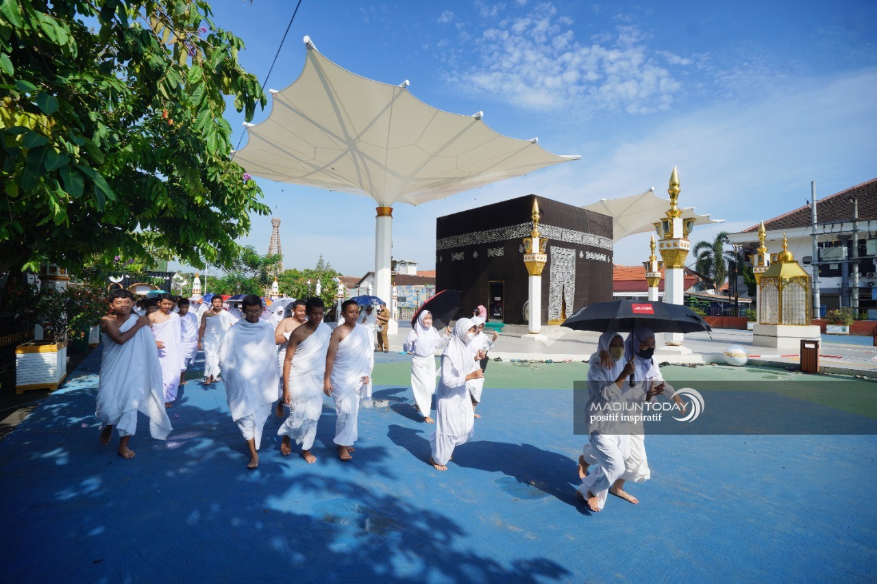 Bekali Ilmu Agama, Siswa SD Ikuti Manasik Umroh di PRC